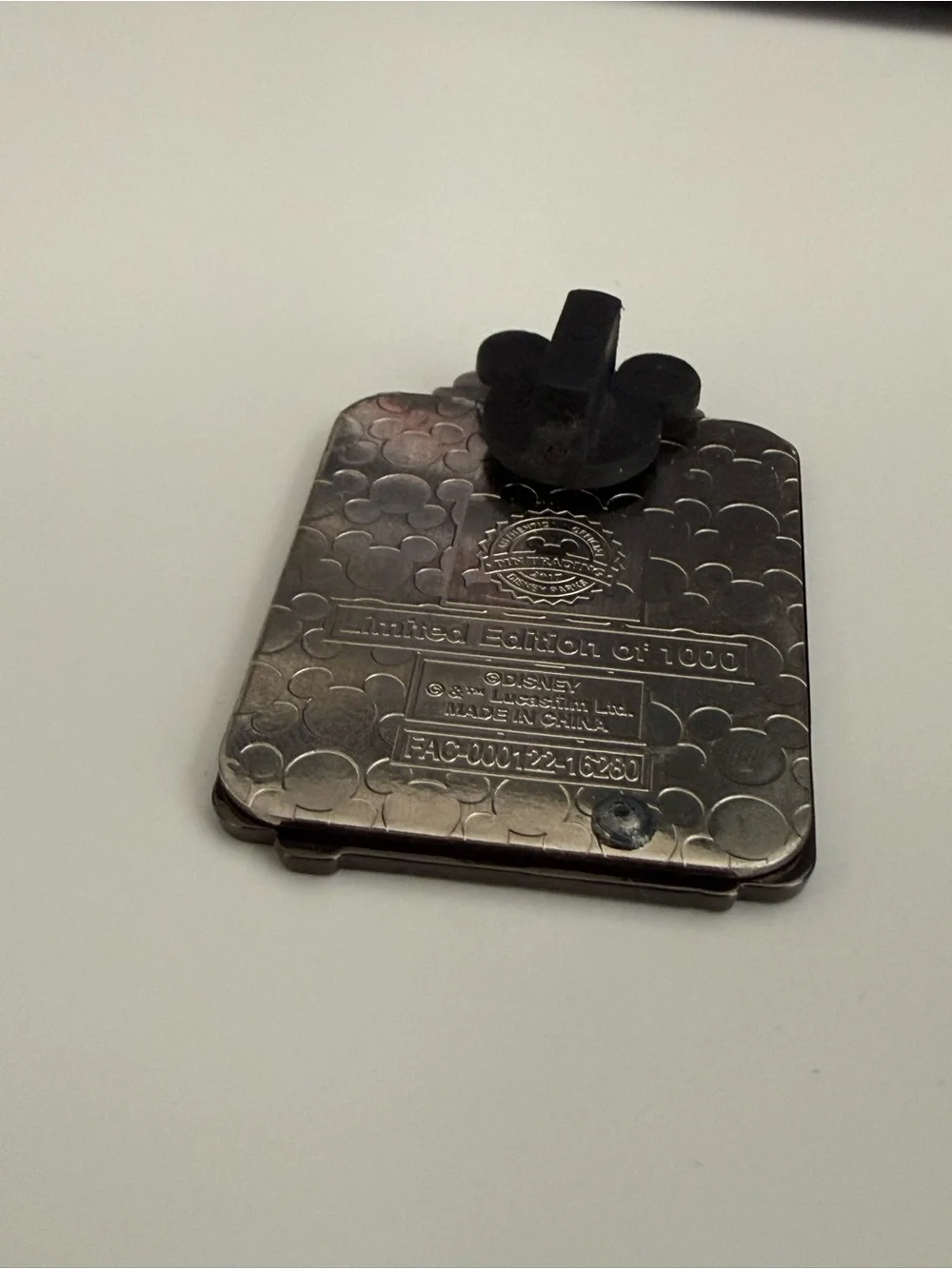 Disney Cast Exclusive Star Wars 40th Anniversary Limited Edition Trading pin